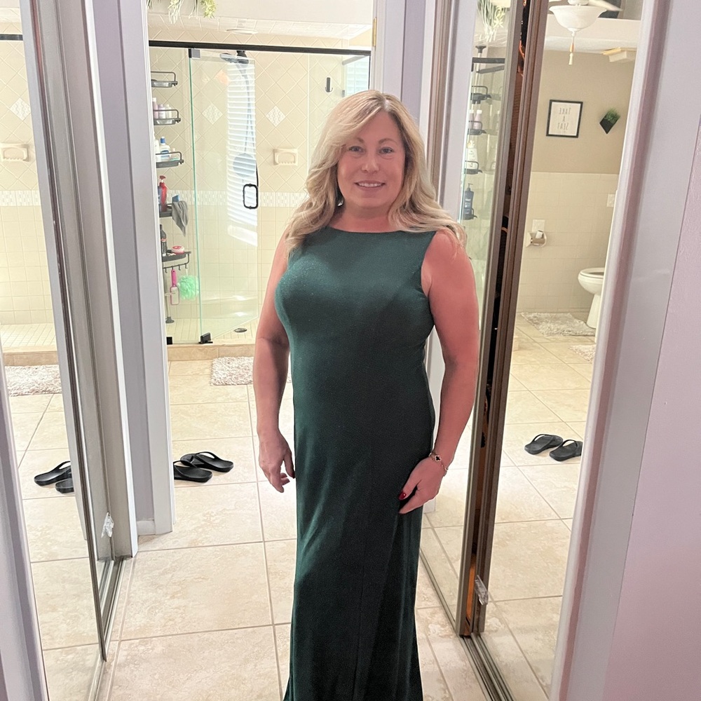 Elegant Green Sleeveless Dress